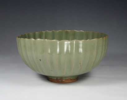 龙泉瓜棱形瓷碗